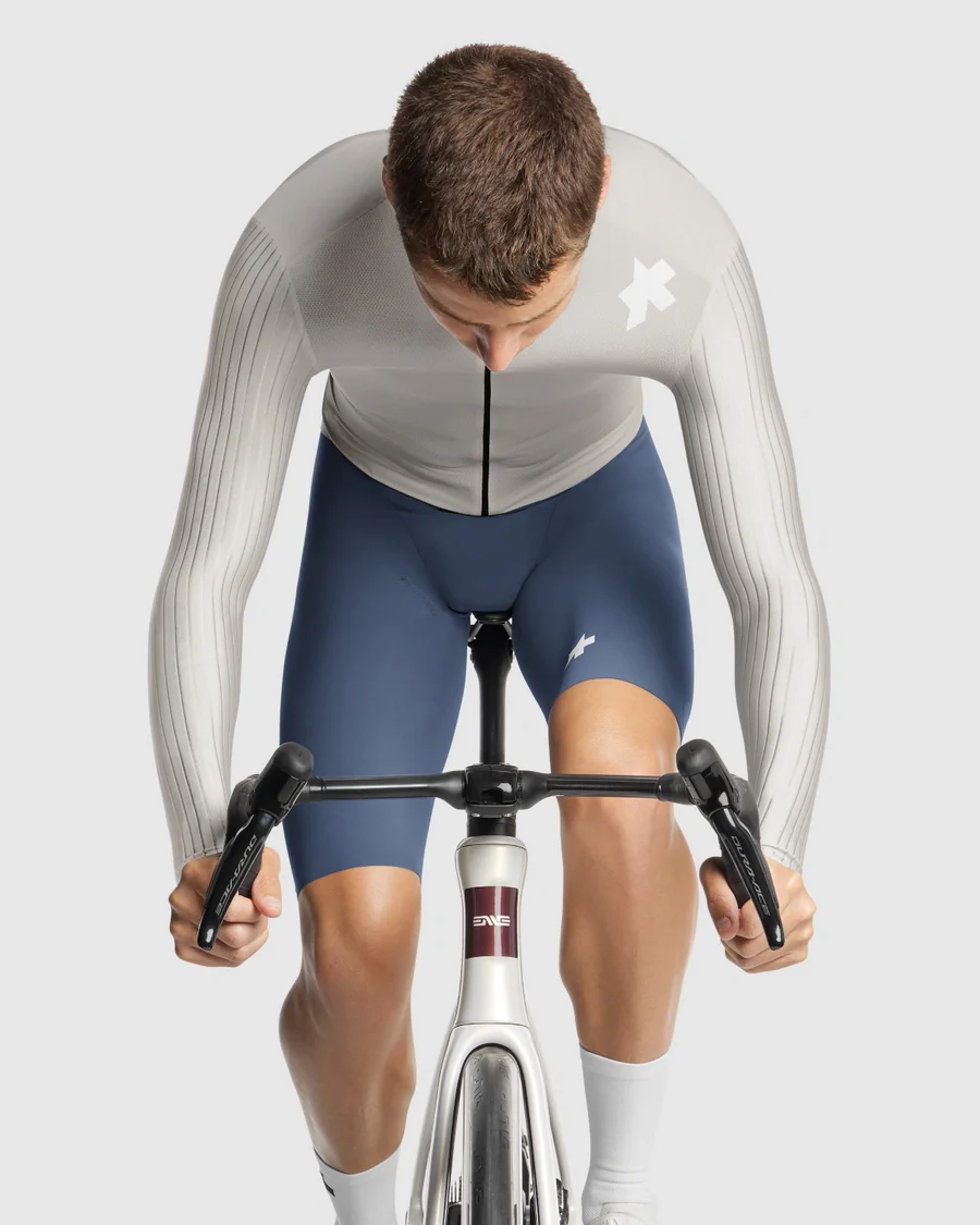 Maillot ASSOS EQUIPE RS S11 Manches Longues Almond Milk - Image 8