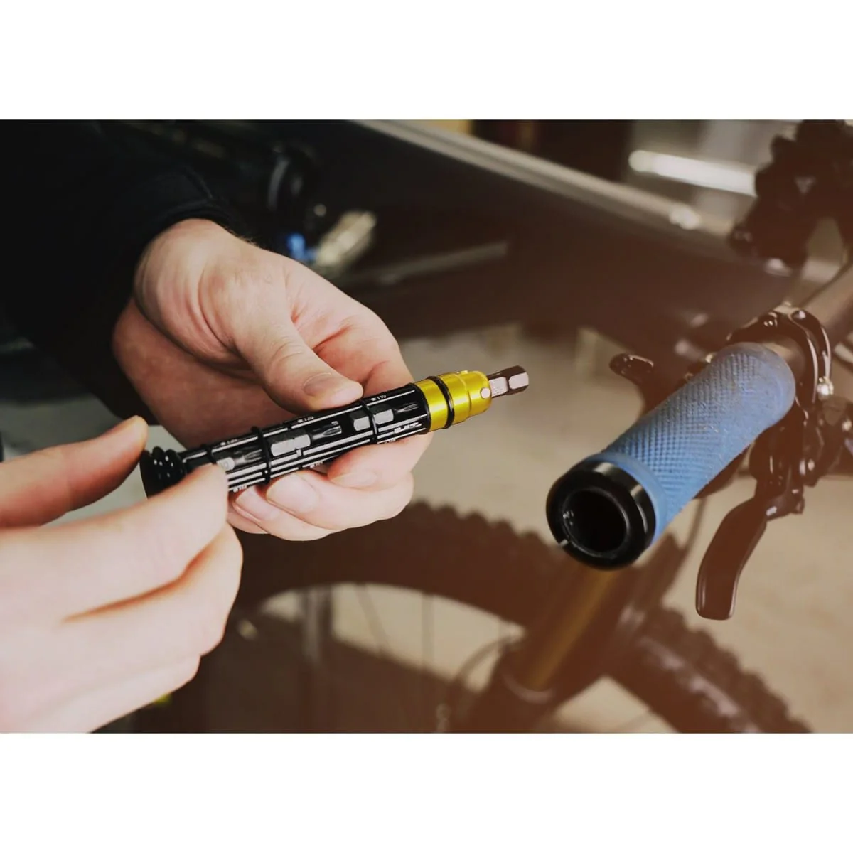 Multi-Outils Intégré Cintre LEZYNE L (11 Outils) - Image 6