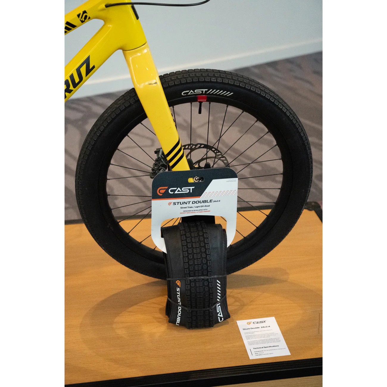 Pneu CAST STUNT DOUBLE 24x2.40 Tubeless Ready Noir - Image 7
