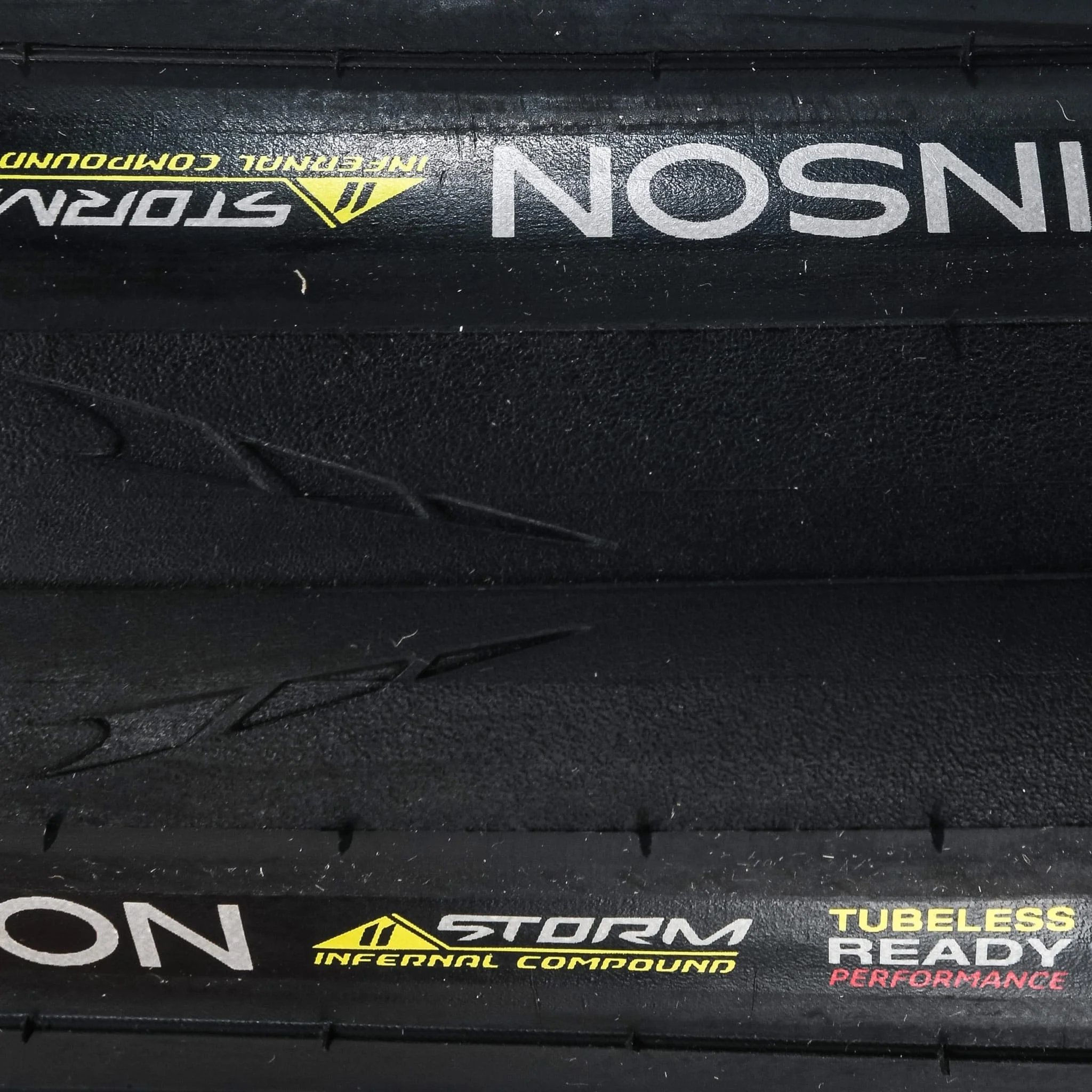 Pneu HUTCHINSON FUSION 5 PERFORMANCE 700c Tubeless Ready Noir - Image 2