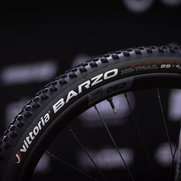 Pneu VITTORIA BARZO XC TRAIL 26x2.10 4C Graphene 2.0 Souple Noir/Gris - Image 3