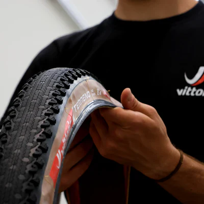Pneu VITTORIA TERRENO XC RACE 29x2.4 Graphene/Silica Tubeless Ready Souple Beige - Image 3