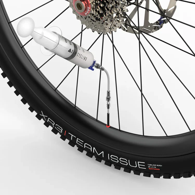 Seringue pour Liquide Préventif KOM CYCLING Démonte Valve Plastique - Image 3