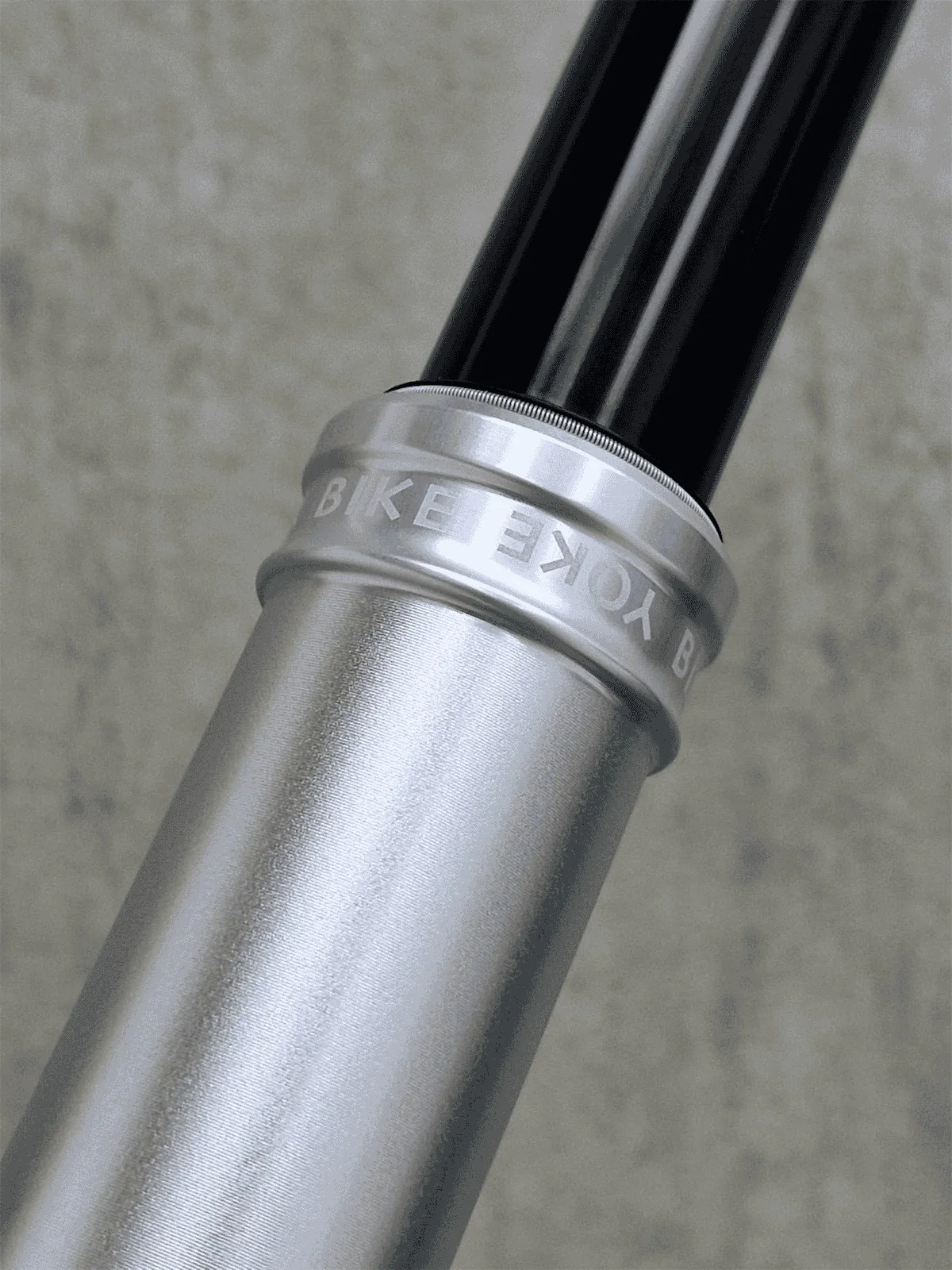 Tige de Selle Télescopique BIKEYOKE REVIVE 3.0 - Édition Limitée Argent - Image 3